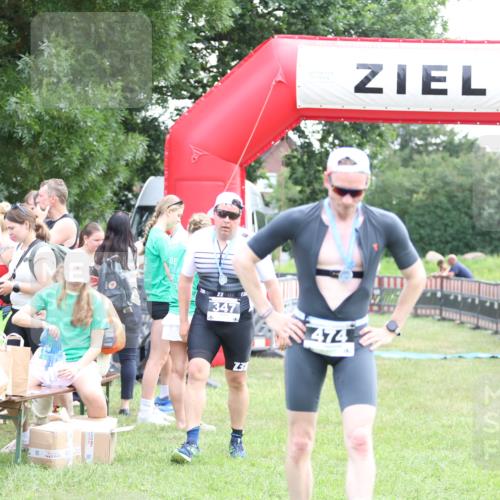 21.06.2026 - 29. Vierlanden-Triathlon Andreas Tolksdorf http://msf.ph/oto/9879070 21.06.2026 11:16:48 Ziel  meine-sportfotos.de