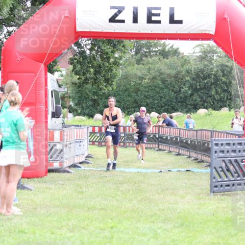 21.06.2026 - 29. Vierlanden-Triathlon Andreas Tolksdorf http://msf.ph/oto/9879095 21.06.2026 11:17:04 Ziel 434, 459, 434, 459 meine-sportfotos.de