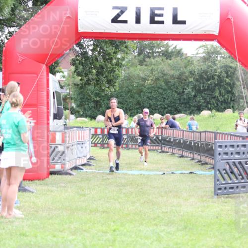 21.06.2026 - 29. Vierlanden-Triathlon Andreas Tolksdorf http://msf.ph/oto/9879103 21.06.2026 11:17:04 Ziel 434, 459, 434, 459 meine-sportfotos.de
