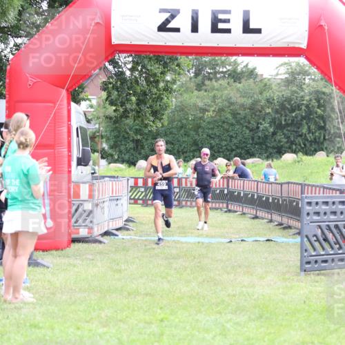 21.06.2026 - 29. Vierlanden-Triathlon Andreas Tolksdorf http://msf.ph/oto/9879120 21.06.2026 11:17:04 Ziel 434, 459, 434, 459 meine-sportfotos.de