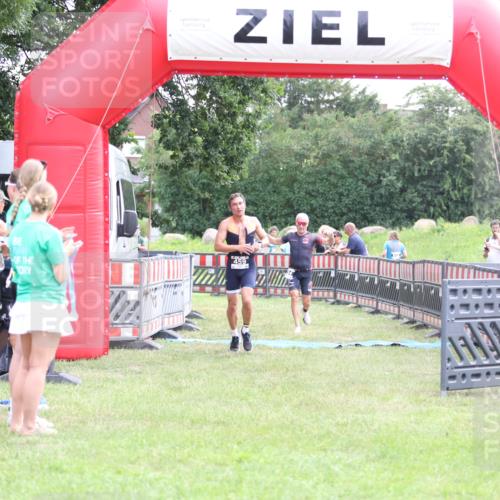 21.06.2026 - 29. Vierlanden-Triathlon Andreas Tolksdorf http://msf.ph/oto/9879151 21.06.2026 11:17:04 Ziel 434, 459, 434, 459 meine-sportfotos.de