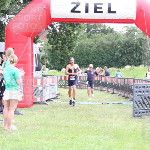 21.06.2026 - 29. Vierlanden-Triathlon Andreas Tolksdorf http://msf.ph/oto/9879159 21.06.2026 11:17:04 Ziel 434, 459, 434, 459 meine-sportfotos.de