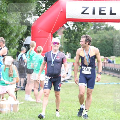 21.06.2026 - 29. Vierlanden-Triathlon Andreas Tolksdorf http://msf.ph/oto/9879244 21.06.2026 11:17:18 Ziel 410, 467, 410, 467 meine-sportfotos.de