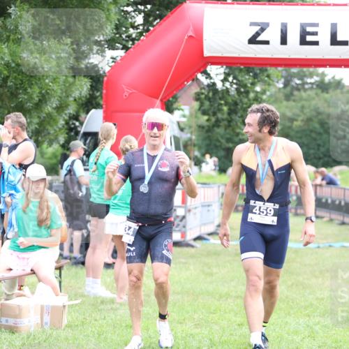 21.06.2026 - 29. Vierlanden-Triathlon Andreas Tolksdorf http://msf.ph/oto/9879290 21.06.2026 11:17:19 Ziel 410, 467, 410, 467 meine-sportfotos.de