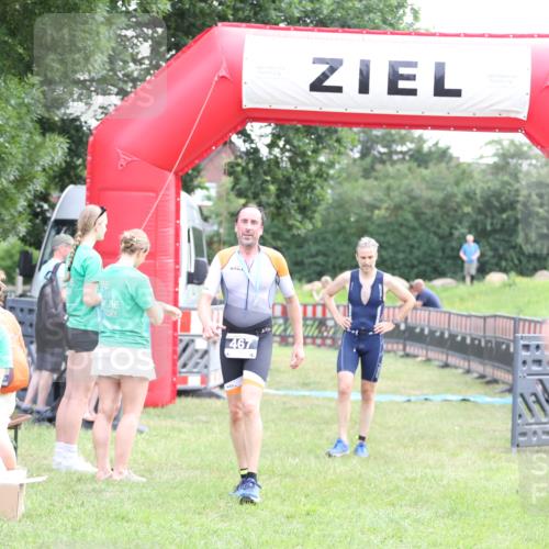 21.06.2026 - 29. Vierlanden-Triathlon Andreas Tolksdorf http://msf.ph/oto/9879301 21.06.2026 11:17:25 Ziel 397, 410, 397, 410 meine-sportfotos.de