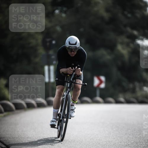 21.06.2026 - 29. Vierlanden-Triathlon H.Heesch http://msf.ph/oto/9879354 21.06.2026 09:11:35 Radfahren 77, 140 meine-sportfotos.de