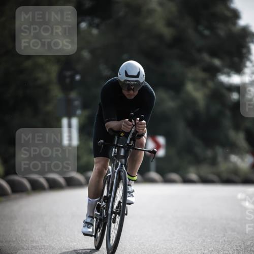 21.06.2026 - 29. Vierlanden-Triathlon H.Heesch http://msf.ph/oto/9879370 21.06.2026 09:11:35 Radfahren 77, 140 meine-sportfotos.de