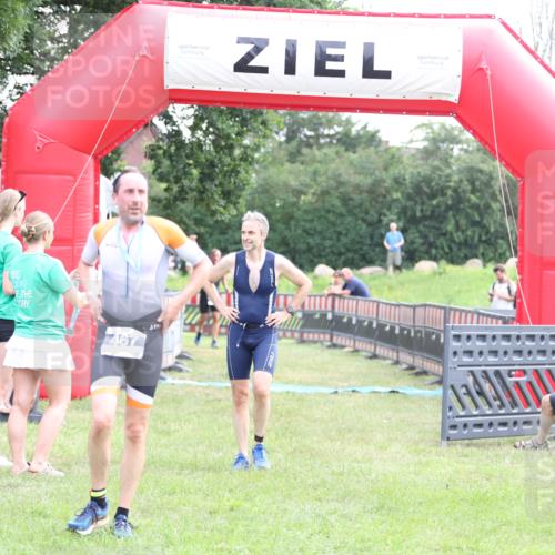 21.06.2026 - 29. Vierlanden-Triathlon Andreas Tolksdorf http://msf.ph/oto/9879390 21.06.2026 11:17:27 Ziel 397, 397 meine-sportfotos.de