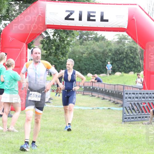 21.06.2026 - 29. Vierlanden-Triathlon Andreas Tolksdorf http://msf.ph/oto/9879406 21.06.2026 11:17:27 Ziel 397, 397 meine-sportfotos.de