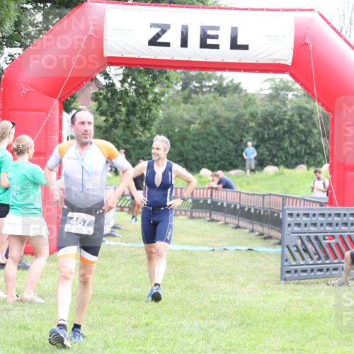 21.06.2026 - 29. Vierlanden-Triathlon Andreas Tolksdorf http://msf.ph/oto/9879415 21.06.2026 11:17:27 Ziel 397, 397 meine-sportfotos.de