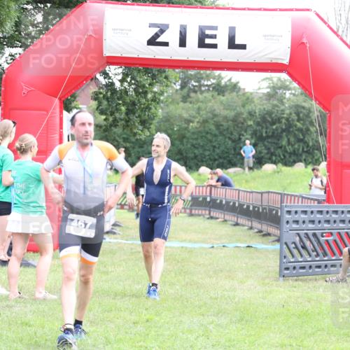 21.06.2026 - 29. Vierlanden-Triathlon Andreas Tolksdorf http://msf.ph/oto/9879432 21.06.2026 11:17:27 Ziel 397, 397 meine-sportfotos.de