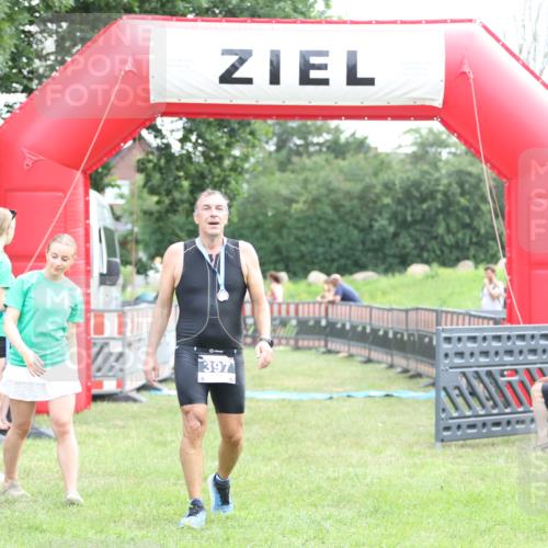 21.06.2026 - 29. Vierlanden-Triathlon Andreas Tolksdorf http://msf.ph/oto/9879538 21.06.2026 11:17:40 Ziel  meine-sportfotos.de