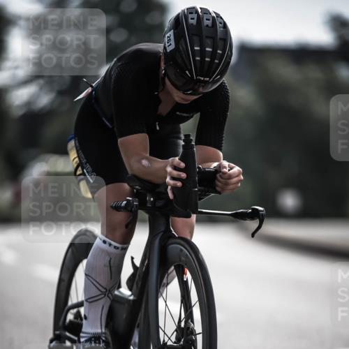 21.06.2026 - 29. Vierlanden-Triathlon H.Heesch http://msf.ph/oto/9879586 21.06.2026 09:12:02 Radfahren 241, 261 meine-sportfotos.de