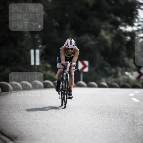 21.06.2026 - 29. Vierlanden-Triathlon H.Heesch http://msf.ph/oto/9879624 21.06.2026 09:12:07 Radfahren 241 meine-sportfotos.de