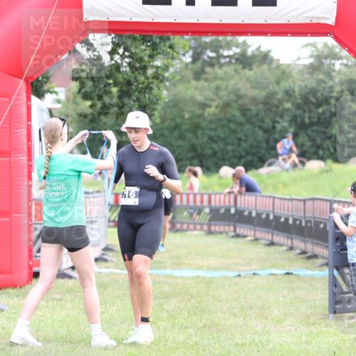 21.06.2026 - 29. Vierlanden-Triathlon Andreas Tolksdorf http://msf.ph/oto/9879688 21.06.2026 11:18:03 Ziel 316, 399, 316, 399 meine-sportfotos.de