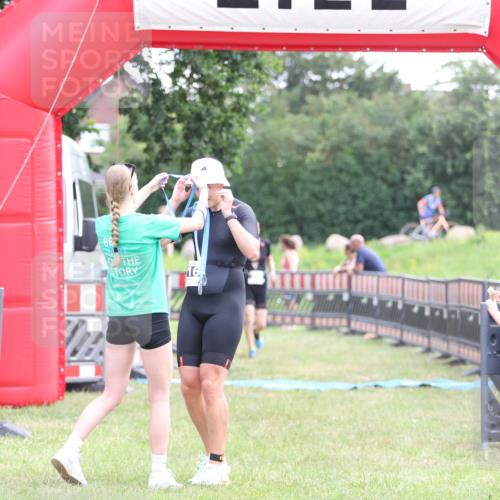 21.06.2026 - 29. Vierlanden-Triathlon Andreas Tolksdorf http://msf.ph/oto/9879719 21.06.2026 11:18:03 Ziel 316, 399, 316, 399 meine-sportfotos.de