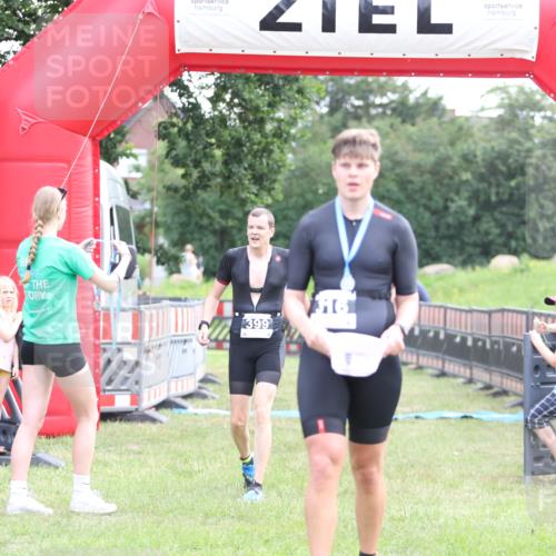 21.06.2026 - 29. Vierlanden-Triathlon Andreas Tolksdorf http://msf.ph/oto/9879772 21.06.2026 11:18:09 Ziel 361, 399, 361, 399 meine-sportfotos.de