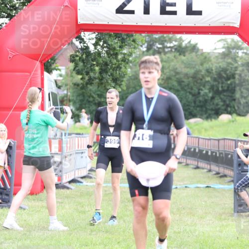 21.06.2026 - 29. Vierlanden-Triathlon Andreas Tolksdorf http://msf.ph/oto/9879809 21.06.2026 11:18:09 Ziel 361, 399, 361, 399 meine-sportfotos.de