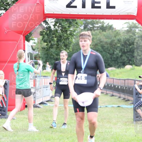 21.06.2026 - 29. Vierlanden-Triathlon Andreas Tolksdorf http://msf.ph/oto/9879817 21.06.2026 11:18:09 Ziel 361, 399, 361, 399 meine-sportfotos.de