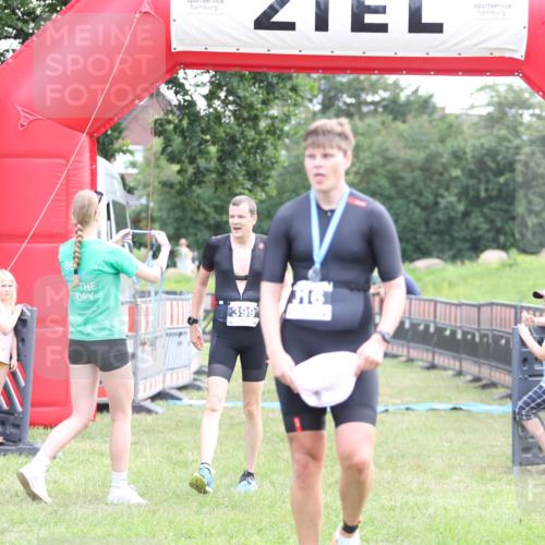 21.06.2026 - 29. Vierlanden-Triathlon Andreas Tolksdorf http://msf.ph/oto/9879826 21.06.2026 11:18:09 Ziel 361, 399, 361, 399 meine-sportfotos.de