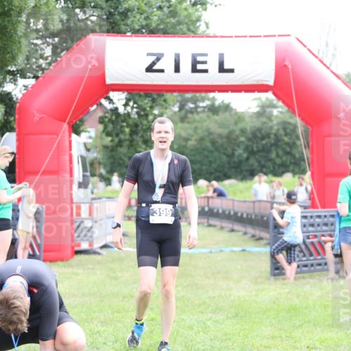 21.06.2026 - 29. Vierlanden-Triathlon Andreas Tolksdorf http://msf.ph/oto/9879859 21.06.2026 11:18:15 Ziel 361, 361 meine-sportfotos.de