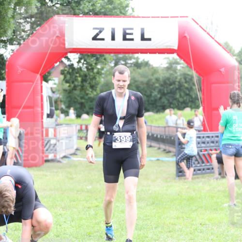 21.06.2026 - 29. Vierlanden-Triathlon Andreas Tolksdorf http://msf.ph/oto/9879872 21.06.2026 11:18:16 Ziel 361, 361 meine-sportfotos.de