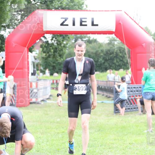 21.06.2026 - 29. Vierlanden-Triathlon Andreas Tolksdorf http://msf.ph/oto/9879880 21.06.2026 11:18:17 Ziel 361, 361 meine-sportfotos.de