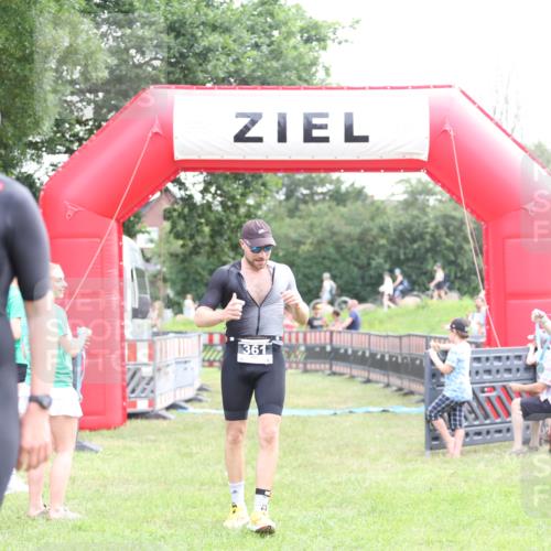 21.06.2026 - 29. Vierlanden-Triathlon Andreas Tolksdorf http://msf.ph/oto/9879896 21.06.2026 11:18:23 Ziel 361, 412, 361, 412 meine-sportfotos.de