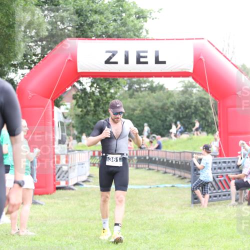 21.06.2026 - 29. Vierlanden-Triathlon Andreas Tolksdorf http://msf.ph/oto/9879904 21.06.2026 11:18:23 Ziel 361, 412, 361, 412 meine-sportfotos.de