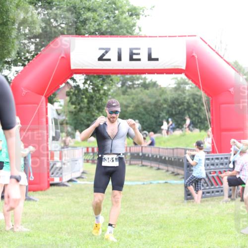 21.06.2026 - 29. Vierlanden-Triathlon Andreas Tolksdorf http://msf.ph/oto/9879919 21.06.2026 11:18:23 Ziel 361, 412, 361, 412 meine-sportfotos.de
