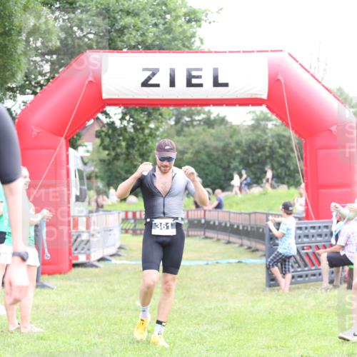 21.06.2026 - 29. Vierlanden-Triathlon Andreas Tolksdorf http://msf.ph/oto/9879923 21.06.2026 11:18:23 Ziel 361, 412, 361, 412 meine-sportfotos.de