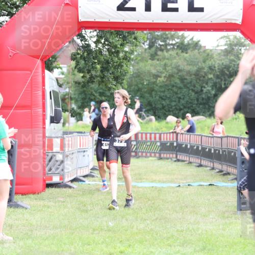 21.06.2026 - 29. Vierlanden-Triathlon Andreas Tolksdorf http://msf.ph/oto/9880028 21.06.2026 11:18:30 Ziel 412, 412 meine-sportfotos.de