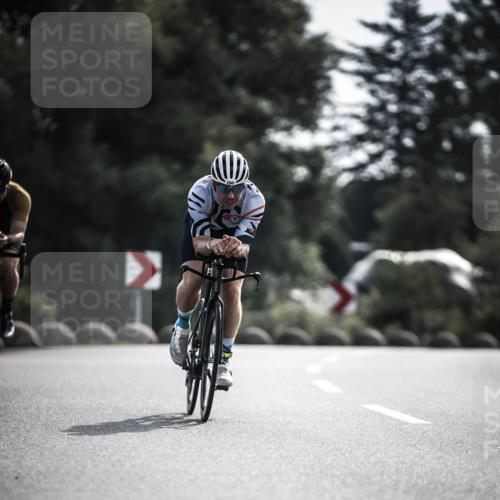 21.06.2026 - 29. Vierlanden-Triathlon H.Heesch http://msf.ph/oto/9880093 21.06.2026 09:12:43 Radfahren 13, 15, 45, 132, 290 meine-sportfotos.de