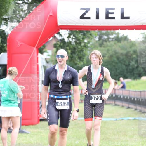 21.06.2026 - 29. Vierlanden-Triathlon Andreas Tolksdorf http://msf.ph/oto/9880100 21.06.2026 11:18:38 Ziel  meine-sportfotos.de