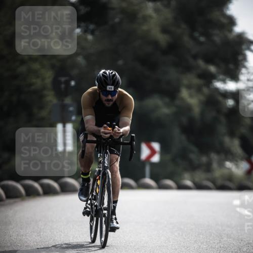 21.06.2026 - 29. Vierlanden-Triathlon H.Heesch http://msf.ph/oto/9880119 21.06.2026 09:12:44 Radfahren 13, 15, 45, 132, 290 meine-sportfotos.de