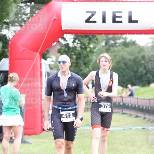 21.06.2026 - 29. Vierlanden-Triathlon Andreas Tolksdorf http://msf.ph/oto/9880145 21.06.2026 11:18:39 Ziel  meine-sportfotos.de