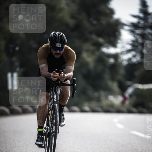 21.06.2026 - 29. Vierlanden-Triathlon H.Heesch http://msf.ph/oto/9880156 21.06.2026 09:12:44 Radfahren 13, 15, 45, 132, 290 meine-sportfotos.de