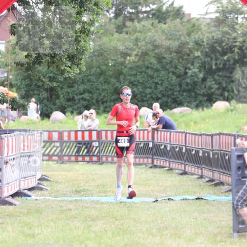 21.06.2026 - 29. Vierlanden-Triathlon Andreas Tolksdorf http://msf.ph/oto/9880182 21.06.2026 11:18:57 Ziel 409, 468, 409, 468 meine-sportfotos.de