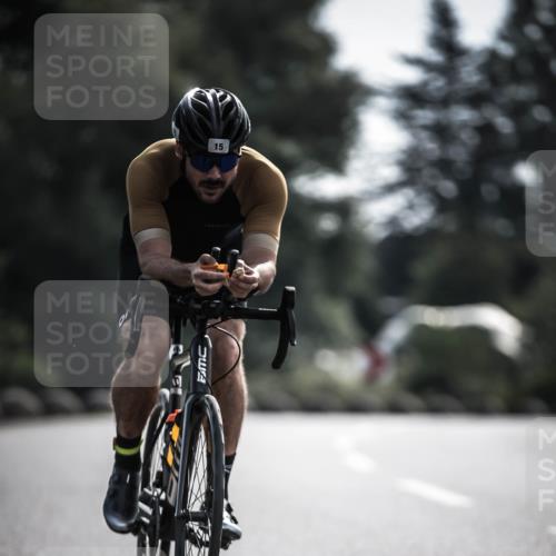 21.06.2026 - 29. Vierlanden-Triathlon H.Heesch http://msf.ph/oto/9880184 21.06.2026 09:12:44 Radfahren 13, 15, 45, 132, 290 meine-sportfotos.de