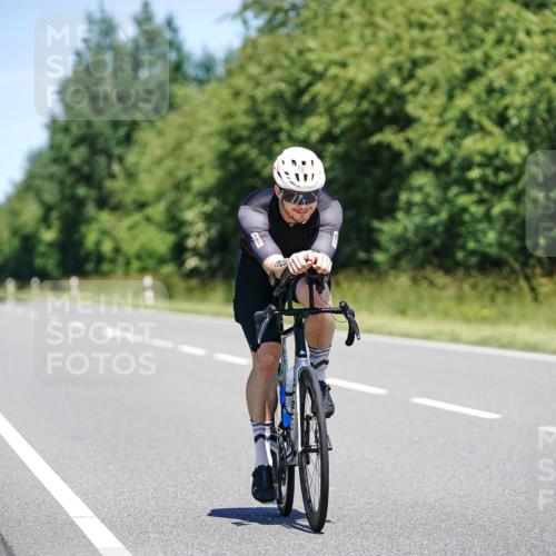 21.06.2026 - Viking Triathlon Michael Burmester http://msf.ph/oto/9880186 21.06.2026 13:18:54 Radfahren 39, 305, 344, 463 meine-sportfotos.de
