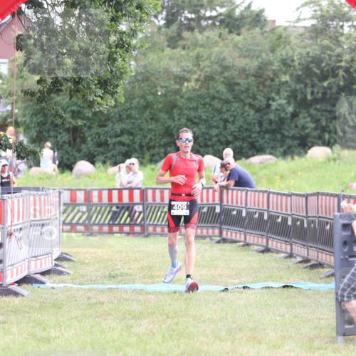21.06.2026 - 29. Vierlanden-Triathlon Andreas Tolksdorf http://msf.ph/oto/9880194 21.06.2026 11:18:57 Ziel 409, 468, 409, 468 meine-sportfotos.de
