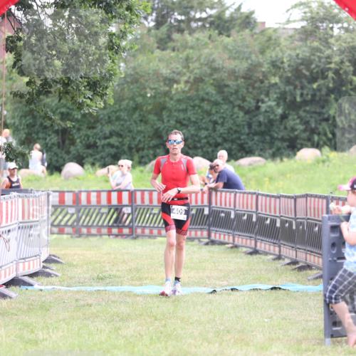 21.06.2026 - 29. Vierlanden-Triathlon Andreas Tolksdorf http://msf.ph/oto/9880232 21.06.2026 11:18:57 Ziel 409, 468, 409, 468 meine-sportfotos.de