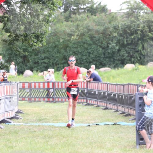 21.06.2026 - 29. Vierlanden-Triathlon Andreas Tolksdorf http://msf.ph/oto/9880238 21.06.2026 11:18:57 Ziel 409, 468, 409, 468 meine-sportfotos.de
