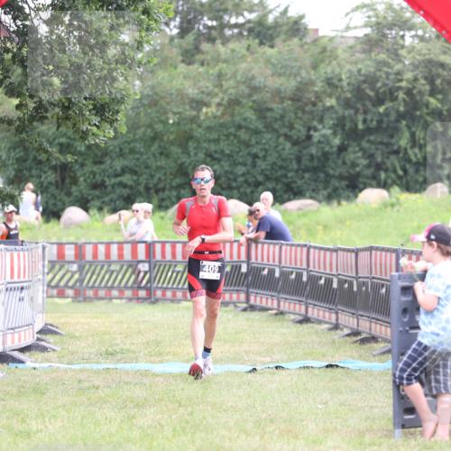 21.06.2026 - 29. Vierlanden-Triathlon Andreas Tolksdorf http://msf.ph/oto/9880245 21.06.2026 11:18:57 Ziel 409, 468, 409, 468 meine-sportfotos.de