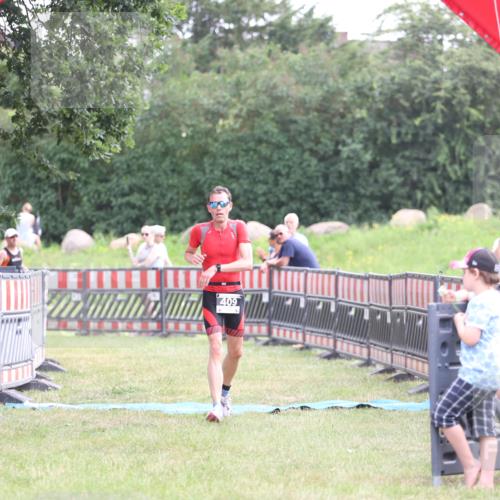 21.06.2026 - 29. Vierlanden-Triathlon Andreas Tolksdorf http://msf.ph/oto/9880253 21.06.2026 11:18:57 Ziel 409, 468, 409, 468 meine-sportfotos.de