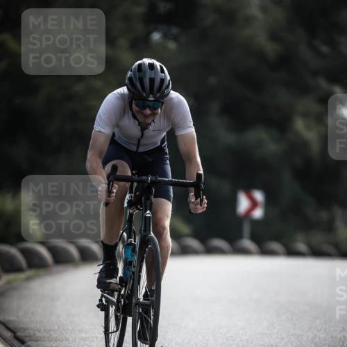 21.06.2026 - 29. Vierlanden-Triathlon H.Heesch http://msf.ph/oto/9880259 21.06.2026 09:12:56 Radfahren 20, 129, 137, 216 meine-sportfotos.de