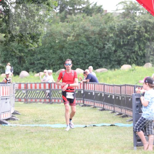 21.06.2026 - 29. Vierlanden-Triathlon Andreas Tolksdorf http://msf.ph/oto/9880269 21.06.2026 11:18:57 Ziel 409, 468, 409, 468 meine-sportfotos.de