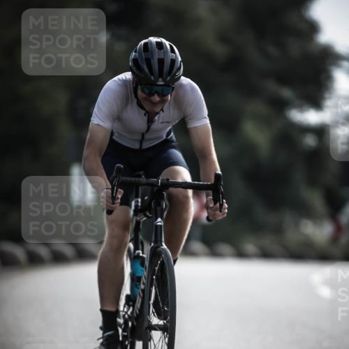 21.06.2026 - 29. Vierlanden-Triathlon H.Heesch http://msf.ph/oto/9880284 21.06.2026 09:12:56 Radfahren 20, 129, 137, 216 meine-sportfotos.de