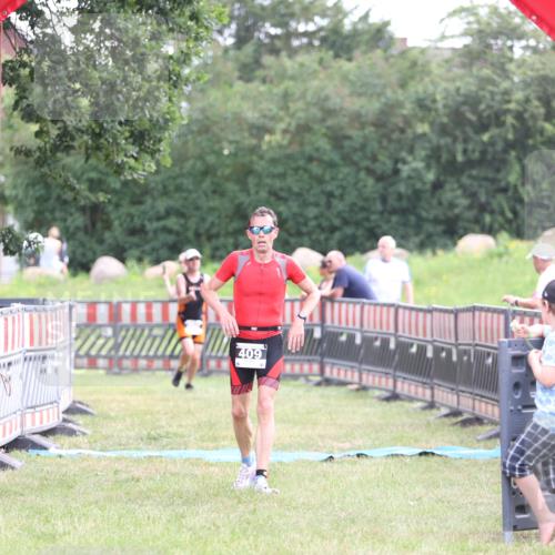 21.06.2026 - 29. Vierlanden-Triathlon Andreas Tolksdorf http://msf.ph/oto/9880358 21.06.2026 11:18:59 Ziel 409, 468, 409, 468 meine-sportfotos.de