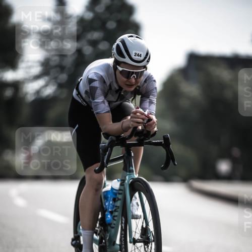 21.06.2026 - 29. Vierlanden-Triathlon H.Heesch http://msf.ph/oto/9880409 21.06.2026 09:13:05 Radfahren 21, 207, 216, 244 meine-sportfotos.de